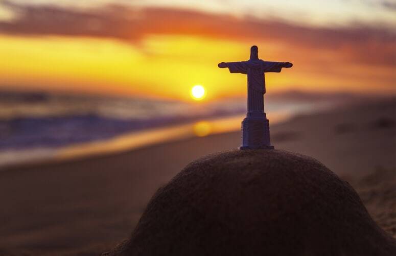 Christ the redeemer statue..